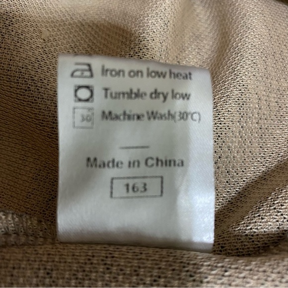 Women’s Lightweight Gray, Brown Crewneck Puff Shoulder Sweater - Picture 7 of 7